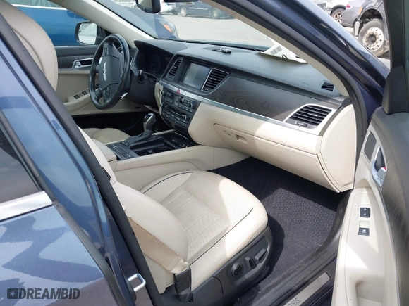 2015 Hyundai Genesis 5.0L with VIN KMHGN4JF7FU085068, listed as a IAAI auction lot 41679660 with 66,540 mi miles. Bid and sale history available at carsss.com. Image 5.