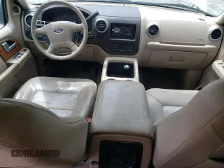 2004 Ford Expedition Eddie Bauer z VIN 1FMRU17W74LA68372, wystawiony jako Copart lot #56393515 z przebiegiem 220 044 mil mil oraz Szkoda całkowita • Salvage title. Historia ofert i sprzedaży dostępna na DreamBid. Obrazek 8.