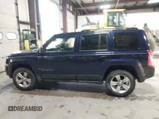 2014 Jeep Patriot Latitude z VIN 1C4NJRFB0ED730765, wystawiony jako IAAI lot #42309571 z przebiegiem 218 577 mil mil oraz . Historia ofert i sprzedaży dostępna na DreamBid. Obrazek 14.