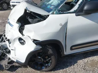 2017 FIAT 500L Trekking with VIN ZFBCFADH2HZ038986, listed as a IAAI auction lot 41781111 with 42,722 mi miles and . Bid and sale history available at DreamBid. Image 19.