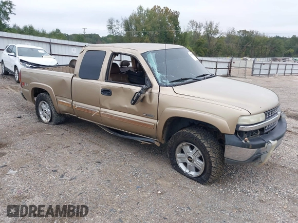 2000 Chevrolet Silverado 1500 LS with VIN 2GCEK19T3Y1308251, listed as a IAAI auction lot 40804829 with 407,782 mi miles. Bid and sale history available at carsss.com. Image 1.