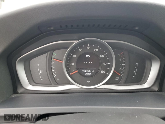 2018 Volvo S60 Dynamic z VIN YV126MFL8J2456490, wystawiony jako Copart lot #56557475 z przebiegiem 70 224 mil mil oraz Szkoda całkowita • Salvage title. Historia ofert i sprzedaży dostępna na DreamBid. Obrazek 9.