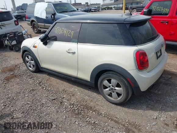 2015 MINI Hardtop with VIN WMWXM5C50FT973617, listed as a IAAI auction lot 42024129 with 94,168 mi miles and . Bid and sale history available at DreamBid. Image 3.