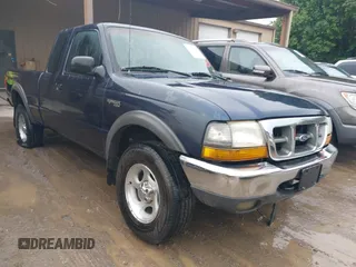 2000 Ford Ranger XLT with VIN 1FTZR15X2YTA80288, listed as a IAAI auction lot 42088424 with 271,049 mi miles. Bid and sale history available at carsss.com. Image 1.