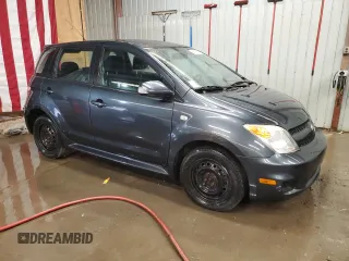 2006 Scion xA z VIN JTKKT604865005909, wystawiony jako Copart lot #56465415 z przebiegiem 137 601 mil mil oraz Czysty tytuł • Clean title. Historia ofert i sprzedaży dostępna na DreamBid. Obrazek 4.