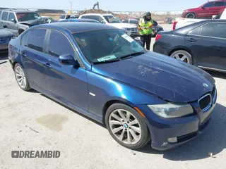 2011 BMW 3 Series 328i with VIN WBAPH7C55BE131127, listed as a IAAI auction lot 41860588 with 260,158 mi miles. Bid and sale history available at carsss.com. Image 1.