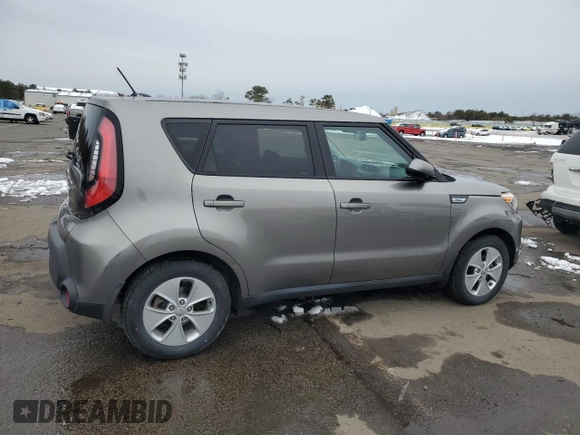 2015 Kia Soul with VIN KNDJN2A2XF7159738, listed as a Copart auction lot 44643055 with 107,285 mi miles and Clean Title. Bid and sale history available at DreamBid. Image 3.