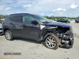 2022 Jeep Compass Latitude Lux with VIN 3C4NJDFB7NT133447, listed as a Copart auction lot 60319595 with Not provided miles and Salvage title. Bid and sale history available at DreamBid. Image 4.