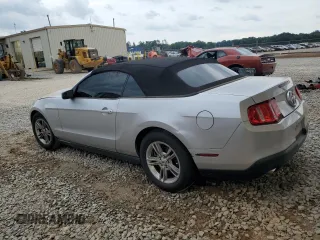 2012 Ford Mustang V6 z VIN 1ZVBP8EM4C5265359, wystawiony jako Copart lot #57124815 z przebiegiem 169 977 mil mil oraz Szkoda całkowita • Salvage title. Historia ofert i sprzedaży dostępna na DreamBid. Obrazek 2.