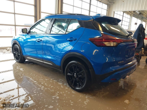 2022 Nissan Kicks SR with VIN 3N1CP5DV2NL499893, listed as a IAAI auction lot 41203699 with 18,665 mi miles. Bid and sale history available at carsss.com. Image 3.