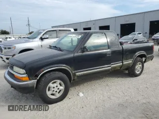 2002 Chevrolet S-10 LS with VIN 1GCDT19W528176049, listed as a Copart auction lot 44187225 with 0 mi miles and Clean Title. Bid and sale history available at carsss.com. Image 1.
