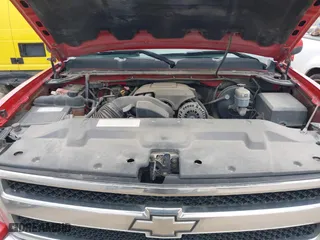 2008 Chevrolet Silverado 1500 LT w/1LT with VIN 2GCEC19J581317917, listed as a IAAI auction lot 41634804 with 129,305 mi miles. Bid and sale history available at carsss.com. Image 10.