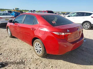 2018 Toyota Corolla L z VIN 5YFBURHE9JP790181, wystawiony jako IAAI lot #41982399 z przebiegiem 79 536 mil mil oraz . Historia ofert i sprzedaży dostępna na DreamBid. Obrazek 3.