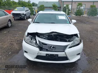 2013 Lexus ES 250 с VIN JTHBK1GG5D2060358, выставлен на аукционе IAAI как лот 42337727 с пробегом 140 768 миль миль и . История ставок и продаж доступна на DreamBid. Изображение 6.