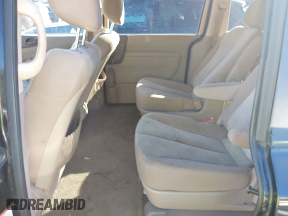 2014 Kia Sedona LX with VIN KNDMG4C7XE6586613, listed as a IAAI auction lot 41597187 with 211,851 mi miles. Bid and sale history available at carsss.com. Image 8.