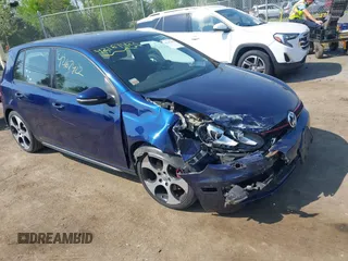 2012 Volkswagen GTI w/Conv & Sunroof PZEV с VIN WVWHD7AJ9CW317932, выставлен на аукционе IAAI как лот 42167422 с пробегом 57 979 миль миль и . История ставок и продаж доступна на DreamBid. Изображение 1.