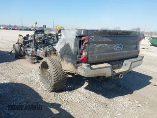 2017 Ford F-250 Lariat z VIN 1FT7W2BT2HEF09554, wystawiony jako IAAI lot #41761642 z przebiegiem 141 216 mil mil oraz . Historia ofert i sprzedaży dostępna na DreamBid. Obrazek 3.
