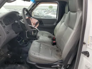 2005 Ford Ranger XL z VIN 1FTYR10D55PA07431, wystawiony jako Copart lot #59722365 z przebiegiem 153 851 mil mil oraz Czysty tytuł • Clean title. Historia ofert i sprzedaży dostępna na DreamBid. Obrazek 7.