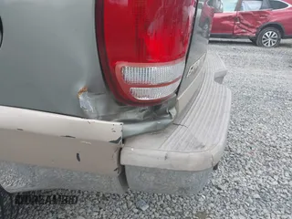 1999 Ford Explorer XLT z VIN 1FMZU35P9XZB75917, wystawiony jako IAAI lot #42132762 z przebiegiem 189 946 mil mil oraz . Historia ofert i sprzedaży dostępna na DreamBid. Obrazek 6.