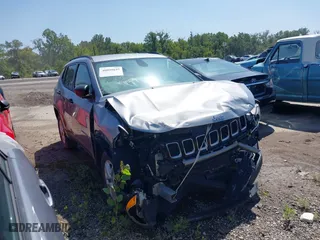 2018 Jeep Compass Sport with VIN 3C4NJDABXJT189836, listed as a IAAI auction lot 40099845 with 96,788 mi miles. Bid and sale history available at carsss.com. Image 1.