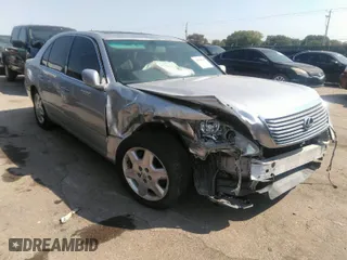 2005 Lexus LS 430 with VIN JTHBN36F955001986, listed as a IAAI auction lot 34319638 with 102,516 mi miles. Bid and sale history available at carsss.com. Image 1.