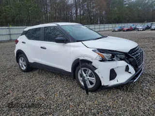 2024 Nissan Kicks S with VIN 3N1CP5BV1RL584510, listed as a Copart auction lot 43839965 with 6,468 mi miles and Salvage Title. Bid and sale history available at carsss.com. Image 4.