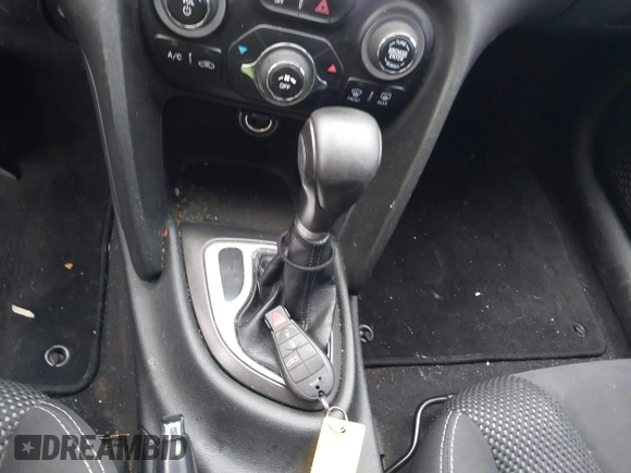 2015 Dodge Dart SXT with VIN 1C3CDFBB1FD212642, listed as a IAAI auction lot 42203244 with 204,104 mi miles. Bid and sale history available at carsss.com. Image 11.