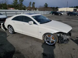 2013 Mercedes-Benz CLS-Class CLS 550 with VIN WDDLJ9BB2DA083868, listed as a Copart auction lot 49347055 with 121,959 mi miles and Salvage Title. Bid and sale history available at carsss.com. Image 4.