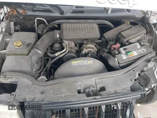 2006 Jeep Commander z VIN 1J8HH48K16C346762, wystawiony jako IAAI lot #40938740 z przebiegiem 348 396 mil mil oraz . Historia ofert i sprzedaży dostępna na DreamBid. Obrazek 10.