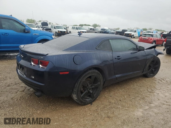 2012 Chevrolet Camaro 2LT z VIN 2G1FG1E33C9187431, wystawiony jako Copart lot #50382355 z przebiegiem 143 012 mil mil oraz Szkoda całkowita • Salvage title. Historia ofert i sprzedaży dostępna na DreamBid. Obrazek 3.