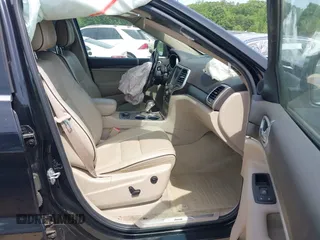 2017 Jeep Grand Cherokee Overland z VIN 1C4RJFCG4HC662884, wystawiony jako IAAI lot #42172826 z przebiegiem 79 305 mil mil oraz . Historia ofert i sprzedaży dostępna na DreamBid. Obrazek 5.