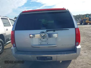 2010 Cadillac Escalade z VIN 1GYUCAEF9AR180758, wystawiony jako IAAI lot #41419380 z przebiegiem 201 784 mil mil oraz . Historia ofert i sprzedaży dostępna na DreamBid. Obrazek 17.