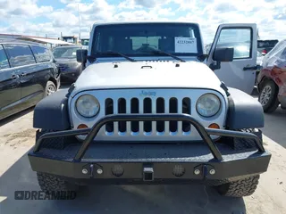 2008 Jeep Wrangler Unlimited Rubicon with VIN 1J4GA69178L550598, listed as a IAAI auction lot 42232887 with 99,637 mi miles and . Bid and sale history available at carsss.com. Image 6.