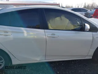 2016 Toyota Prius Four z VIN JTDKARFU8G3502915, wystawiony jako IAAI lot #41267499 z przebiegiem 110 002 mil mil oraz . Historia ofert i sprzedaży dostępna na DreamBid. Obrazek 13.