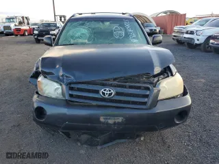 2006 Toyota Highlander w/3rd Row with VIN JTEDP21A260110407, listed as a Copart auction lot 88809225 with 304,911 mi miles and Salvage Title. Bid and sale history available at carsss.com. Image 5.