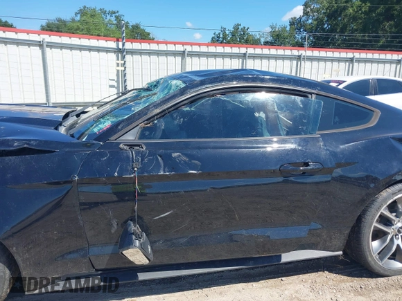 2017 Ford Mustang EcoBoost with VIN 1FA6P8TH4H5203290, listed as a IAAI auction lot 40332376 with Not Provided miles and . Bid and sale history available at carsss.com. Image 14.
