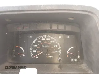 1995 Geo Tracker z VIN 2CNBE18U4S6935826, wystawiony jako IAAI lot #42072913 z przebiegiem 183 092 mil mil oraz . Historia ofert i sprzedaży dostępna na DreamBid. Obrazek 7.