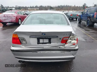 2001 BMW 3 Series 330i with VIN WBAAV53441FJ64705, listed as a IAAI auction lot 41632831 with 211,862 mi miles. Bid and sale history available at carsss.com. Image 16.