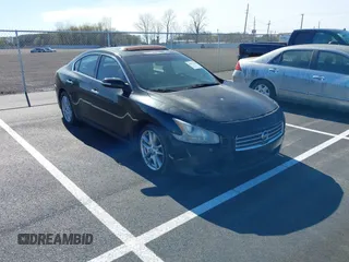 2009 Nissan Maxima SV z VIN 1N4AA51E09C808388, wystawiony jako IAAI lot #41873230 z przebiegiem 180 510 mil mil oraz . Historia ofert i sprzedaży dostępna na DreamBid. Obrazek 1.