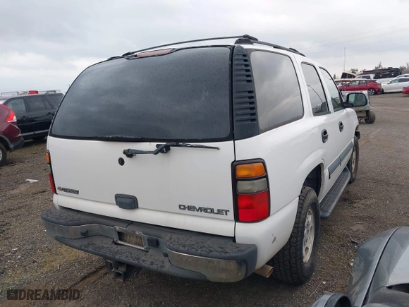 2004 Chevrolet Tahoe LT with VIN 1GNEK13T84J111012, listed as a IAAI auction lot 41662650 with 197,740 mi miles. Bid and sale history available at carsss.com. Image 4.