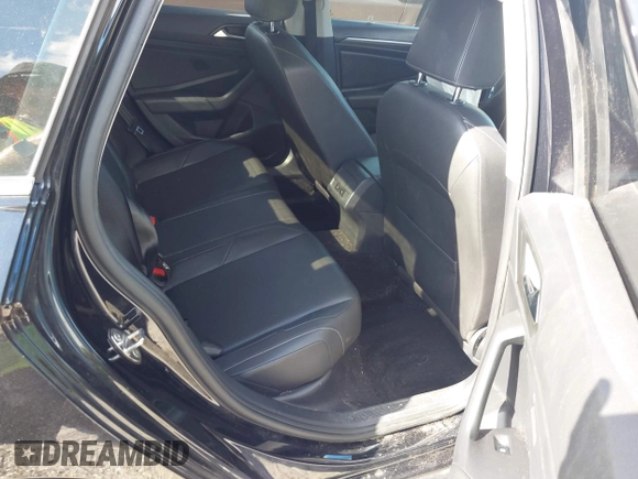 2019 Volkswagen Jetta SEL with VIN 3VWEB7BU7KM193642, listed as a IAAI auction lot 42718572 with 124,633 mi miles and . Bid and sale history available at DreamBid. Image 8.