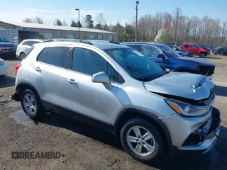 2018 Chevrolet Trax LT z VIN KL7CJPSB7JB507028, wystawiony jako IAAI lot #41801612 z przebiegiem 114 349 mil mil oraz . Historia ofert i sprzedaży dostępna na DreamBid. Obrazek 1.