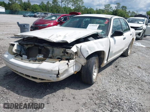 2001 Ford Crown Victoria LX z VIN 2FAFP74W81X102216, wystawiony jako IAAI lot #42388800 z przebiegiem 225 623 mil mil oraz . Historia ofert i sprzedaży dostępna na DreamBid. Obrazek 17.