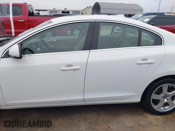 2012 Volvo S60 T5 z VIN YV1622FS3C2127353, wystawiony jako IAAI lot #41440106 z przebiegiem 103 762 mil mil oraz . Historia ofert i sprzedaży dostępna na DreamBid. Obrazek 15.