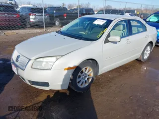 2008 Mercury Milan z VIN 3MEHM07Z58R638718, wystawiony jako IAAI lot #41536905 z przebiegiem 70 729 mil mil oraz . Historia ofert i sprzedaży dostępna na DreamBid. Obrazek 2.