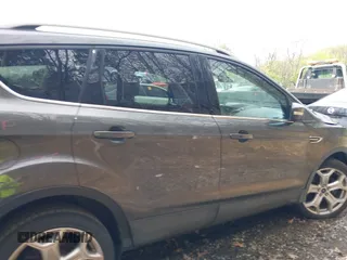 2019 Ford Escape Titanium с VIN 1FMCU9J99KUA43102, выставлен на аукционе IAAI как лот 42146907 с пробегом 91 724 миль миль и . История ставок и продаж доступна на DreamBid. Изображение 21.