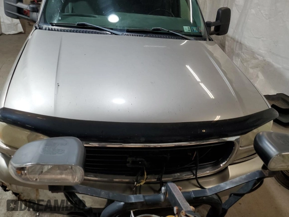 2002 GMC Sierra 1500HD SLE z VIN 1GTGK13U22F240809, wystawiony jako Copart lot #78621474 z przebiegiem 201 346 mil mil oraz Szkody całkowita. Historia ofert i sprzedaży dostępna na DreamBid. Obrazek 11.