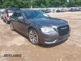 2019 Chrysler 300 Limited z VIN 2C3CCAEG8KH534284, wystawiony jako IAAI lot #42390324 z przebiegiem 99 544 mil mil oraz . Historia ofert i sprzedaży dostępna na DreamBid. Obrazek 1.