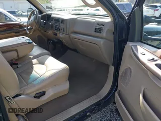 2000 Ford Super Duty F-250 XL with VIN 1FTNX21S5YEC82650, listed as a IAAI auction lot 42105861 with 155,878 mi miles. Bid and sale history available at carsss.com. Image 5.