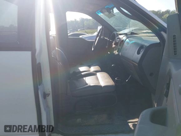 2006 Ford F-150 XL with VIN 1FTRF14W06NB28681, listed as a IAAI auction lot 42147085 with 381,160 mi miles. Bid and sale history available at carsss.com. Image 5.